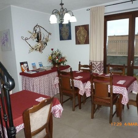 Bed and Breakfast Emozioni D'Estate Pula Exterior foto
