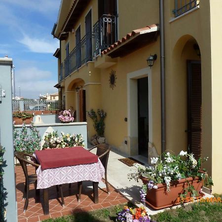 Bed and Breakfast Emozioni D'Estate Pula Exterior foto