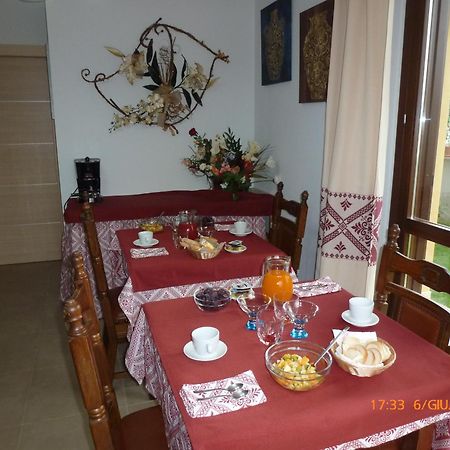Bed and Breakfast Emozioni D'Estate Pula Exterior foto