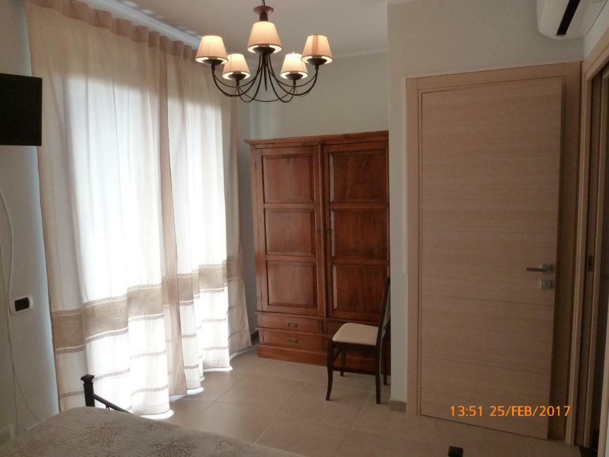 Bed and Breakfast Emozioni D'Estate Pula Exterior foto