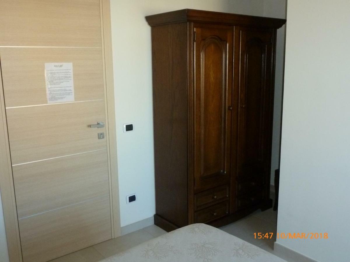 Bed and Breakfast Emozioni D'Estate Pula Exterior foto