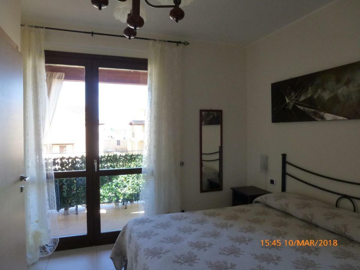 Bed and Breakfast Emozioni D'Estate Pula Exterior foto