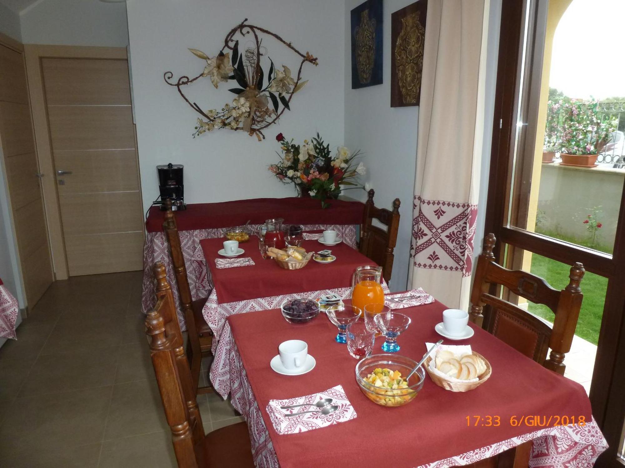 Bed and Breakfast Emozioni D'Estate Pula Exterior foto