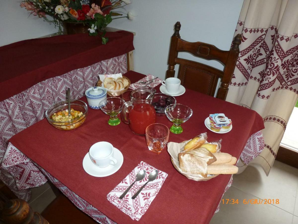 Bed and Breakfast Emozioni D'Estate Pula Exterior foto